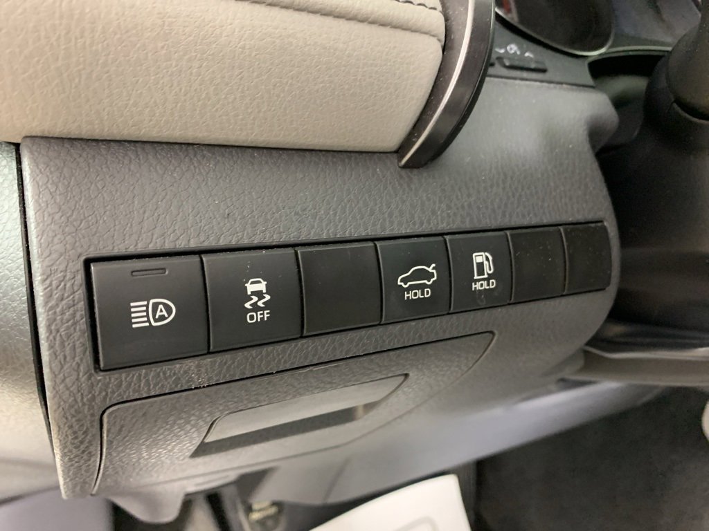 Used 2023 Toyota Camry SE image 17