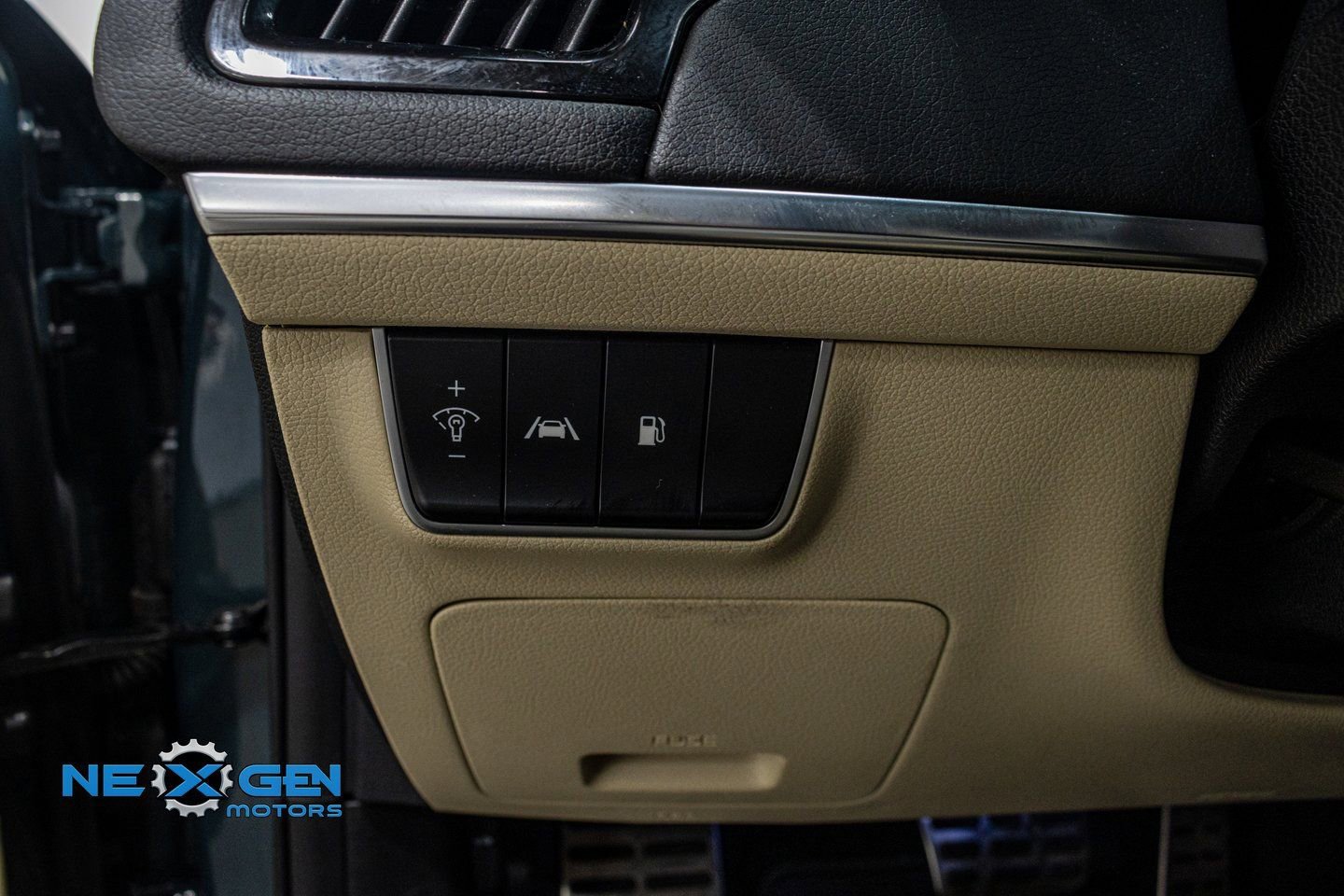 Used 2023 Kia Stinger GT-Line w/ Sun & Sound Package image 12