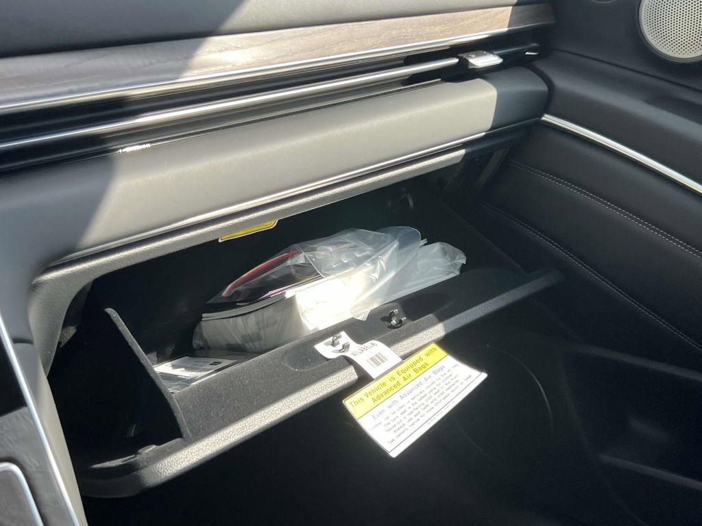 New 2025 Genesis GV80 2.5T Prestige image 35