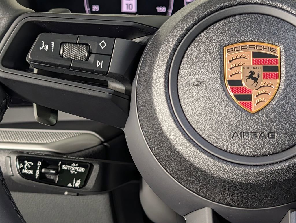 Certified 2025 Porsche Cayenne image 35