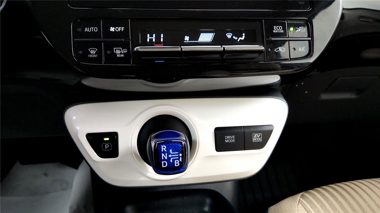 Used 2017 Toyota Prius Two image 30