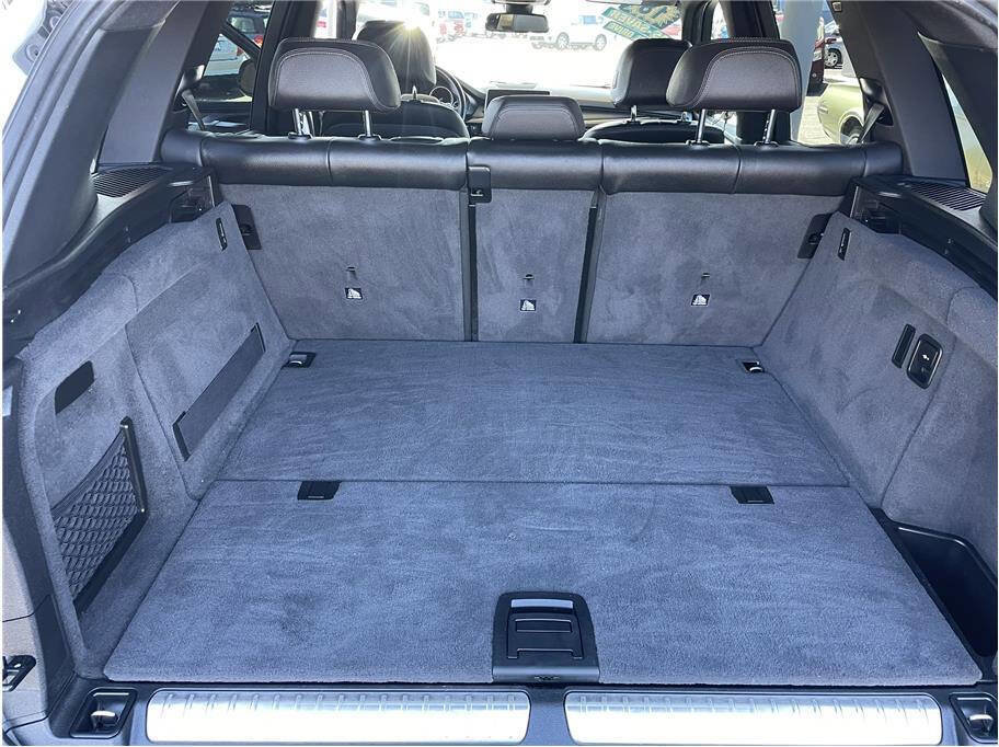 Used 2018 BMW X5 xDrive40e image 19