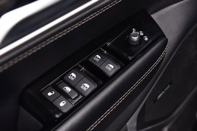 Used 2024 Jeep Wagoneer Series II w/ Flexible Seating Group image 8
