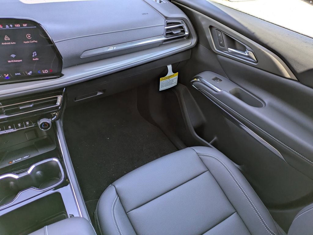 New 2026 Chevrolet Traverse LT w/ Driver Confidence Package FWD image 19