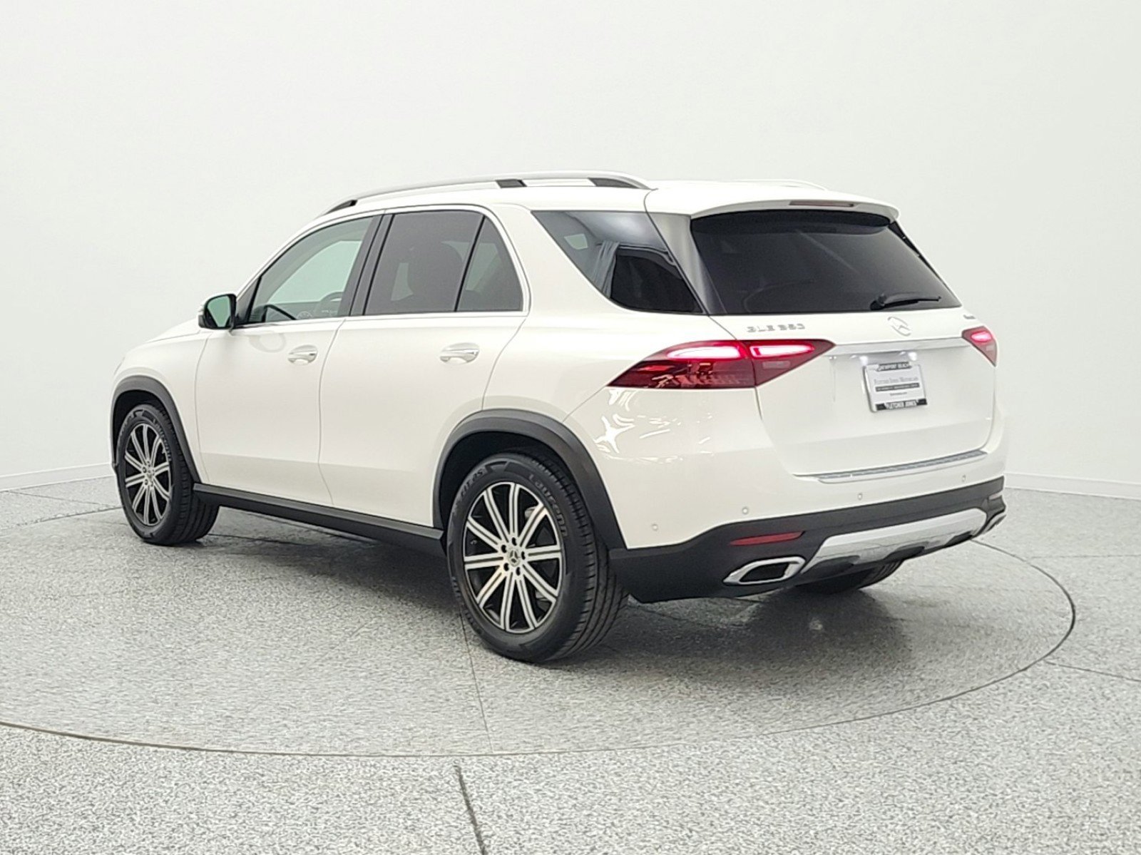 Used 2024 Mercedes-Benz GLE 350 4MATIC image 7