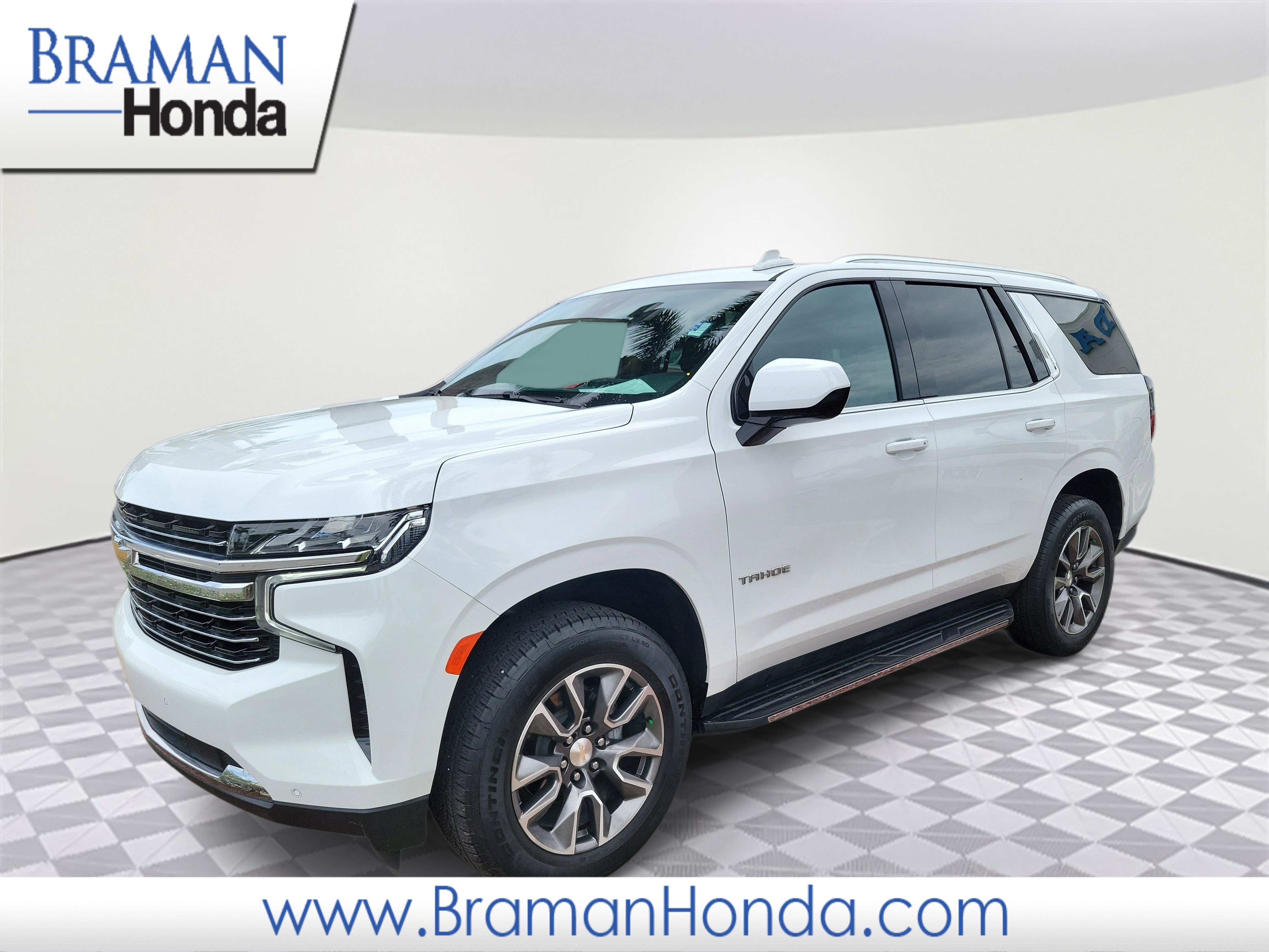 Used 2024 Chevrolet Tahoe LT RWD image 1