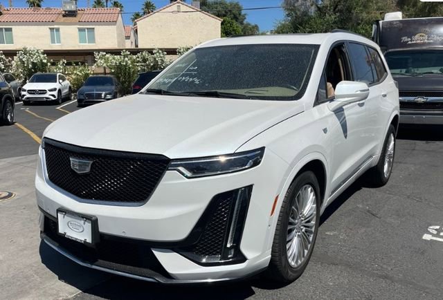 Used 2021 Cadillac XT6 Sport w/ Platinum Package image 3