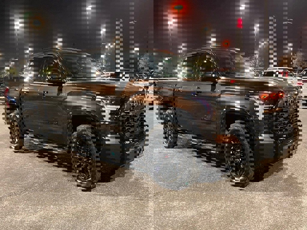 Used 2023 Toyota Tundra Limited image 3