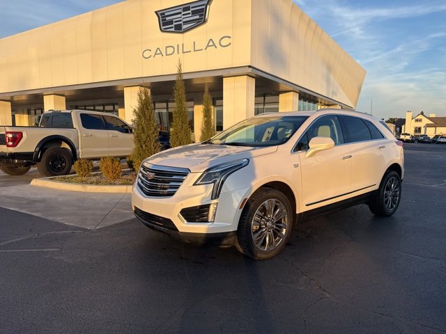 Used 2017 Cadillac XT5 Premium Luxury image 3
