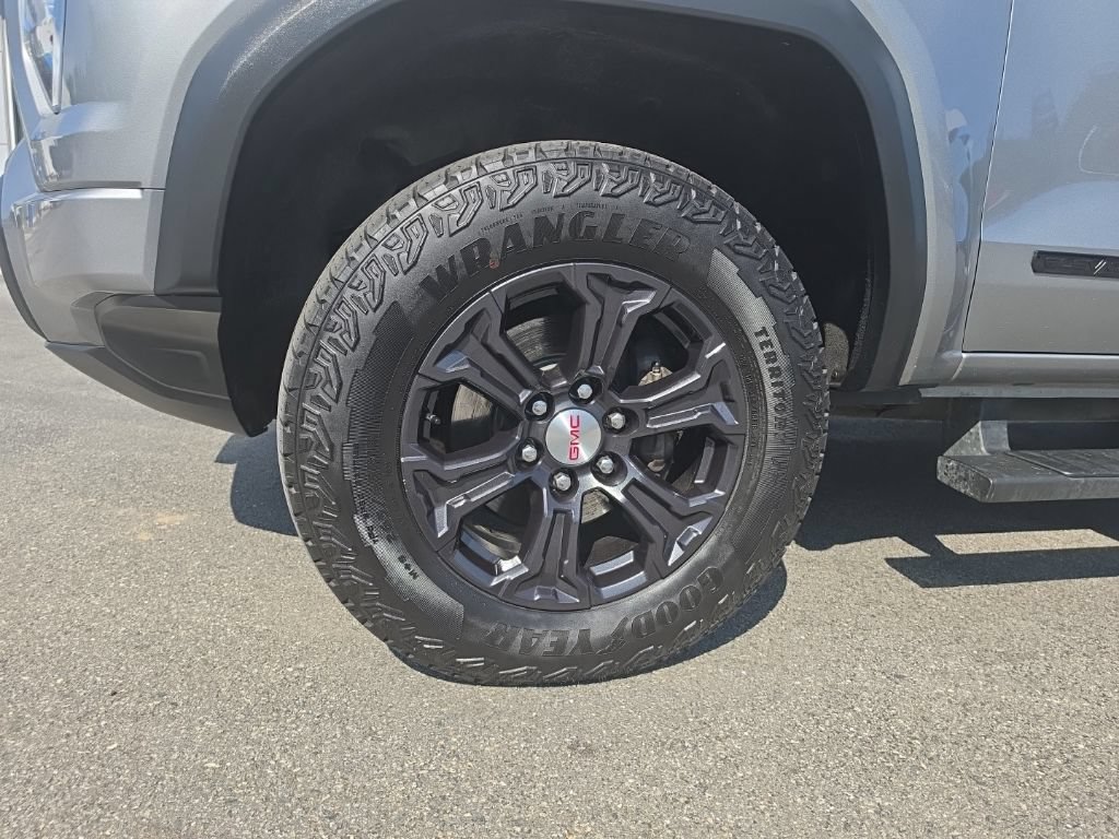 Used 2023 GMC Canyon Elevation w/ Elevation Premium Package AWD/4WD image 10