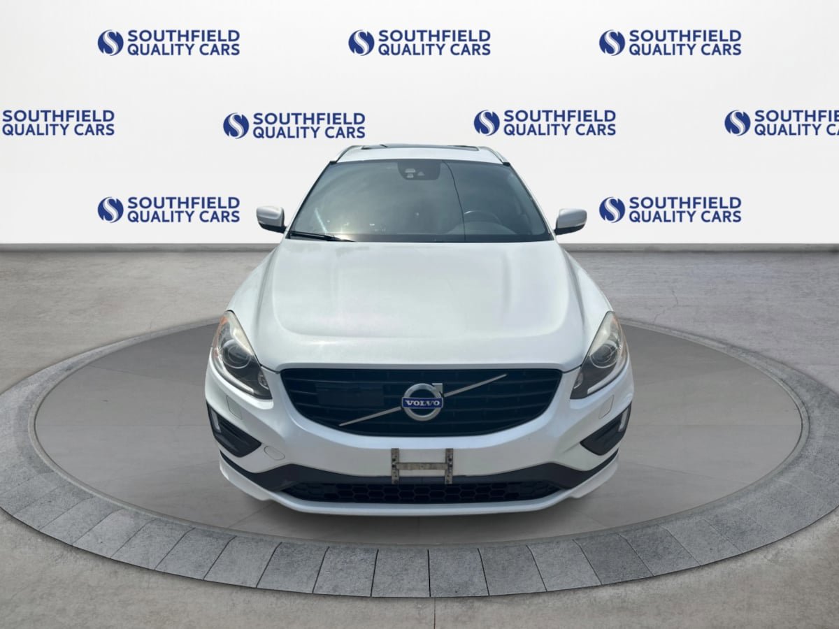 Used 2017 Volvo XC60 T6 R-Design w/ Climate Package AWD/4WD image 9