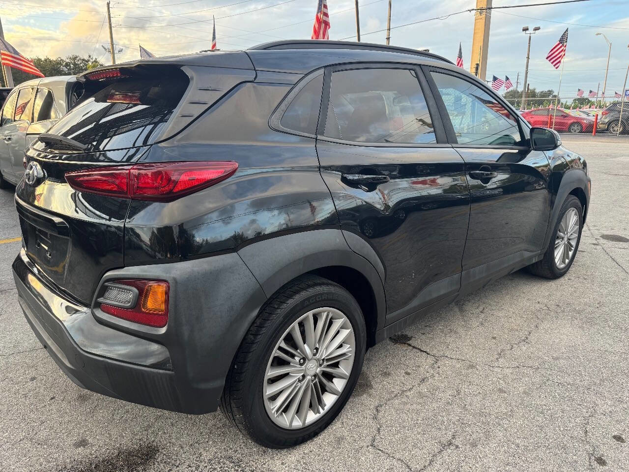 Used 2018 Hyundai Kona SEL w/ SEL Tech Package 02 FWD image 5