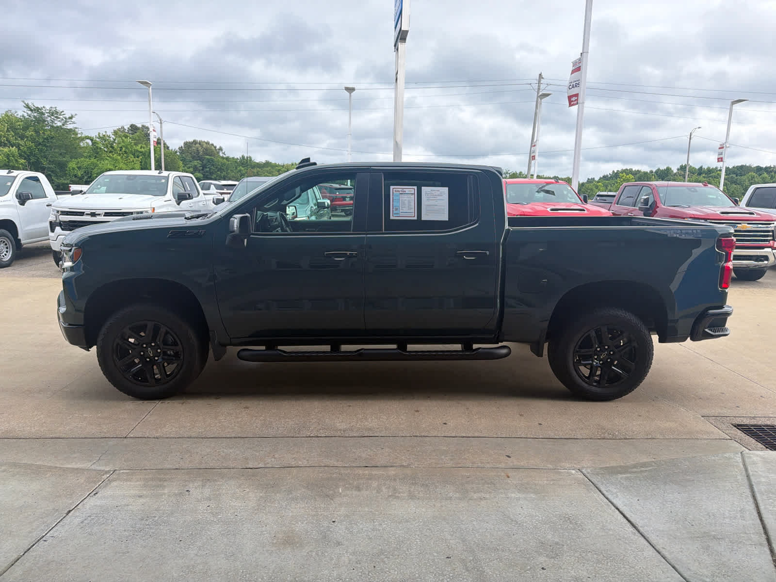 Used 2026 Chevrolet Silverado 1500 LT Trail Boss w/ LT Trail Boss Premium Package AWD/4WD image 3