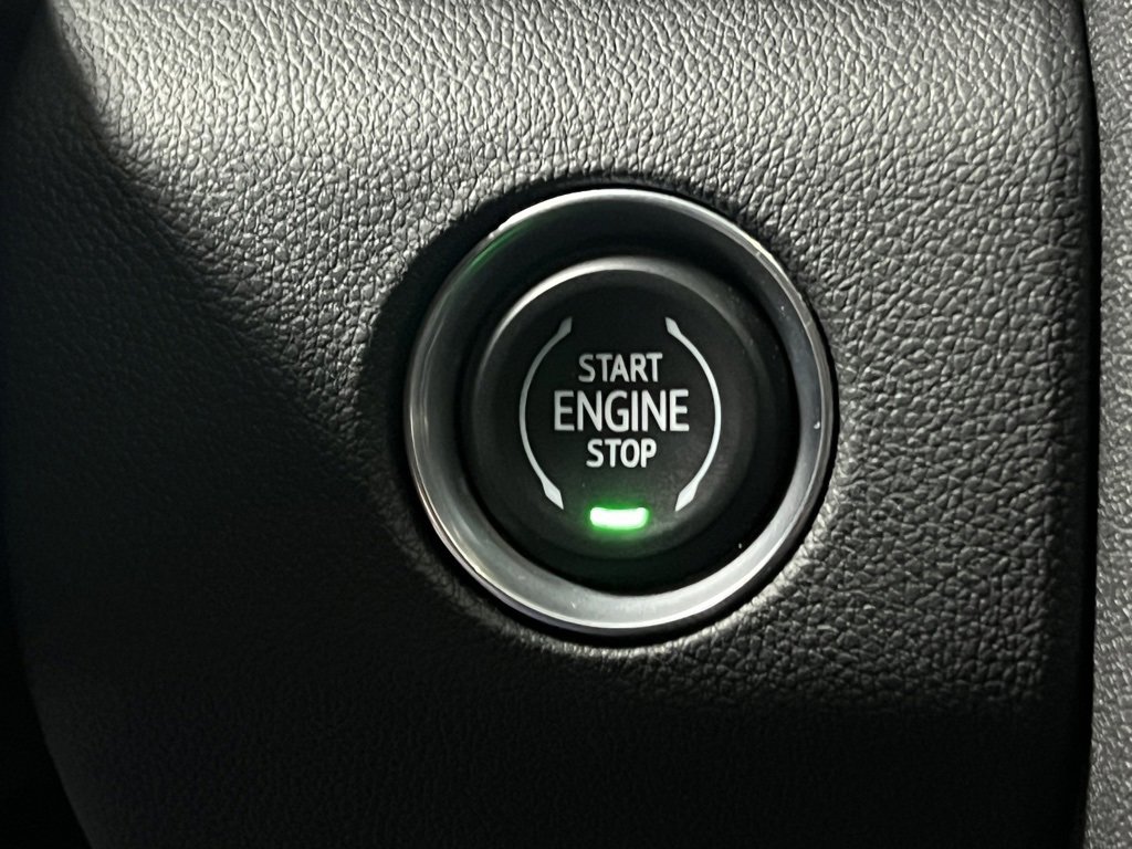 Used 2025 GMC Acadia Elevation image 32