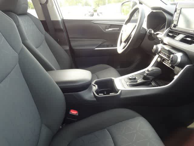 Used 2022 Toyota RAV4 XLE w/ Convenience Package AWD/4WD image 10