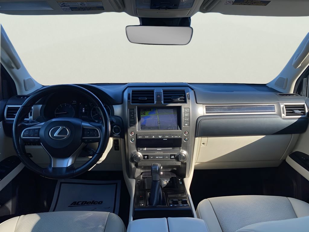 Used 2020 Lexus GX 460 Premium w/ Premium Package image 17