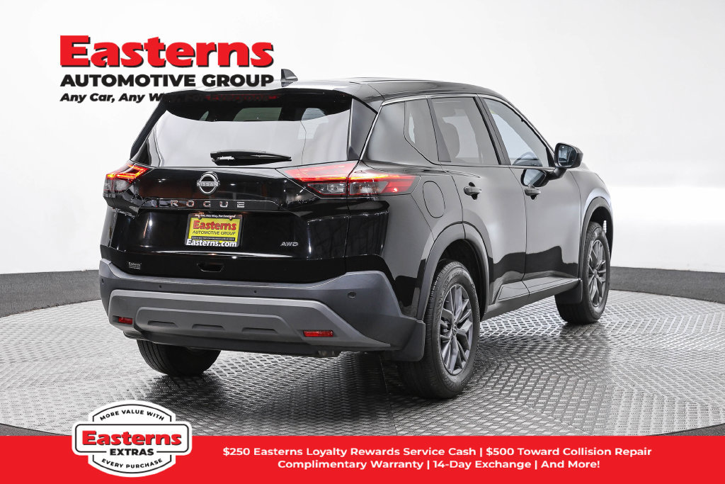 Used 2023 Nissan Rogue S AWD/4WD image 6