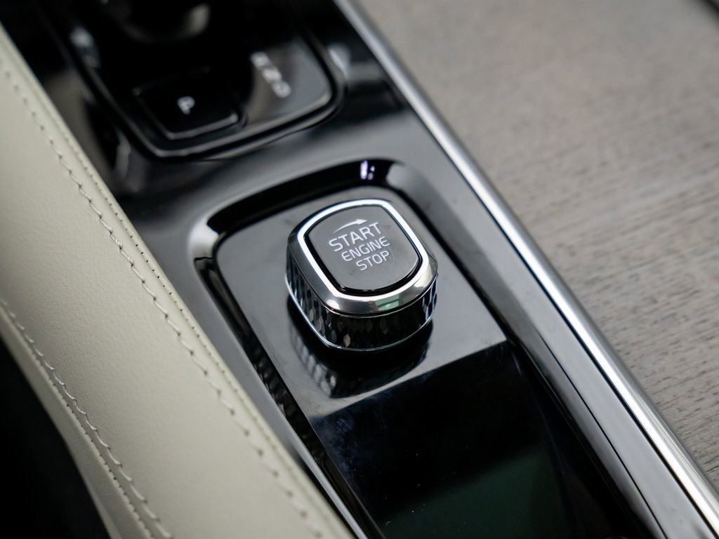 Used 2024 Volvo XC90 T8 Plus w/ Protection Package Premier image 22