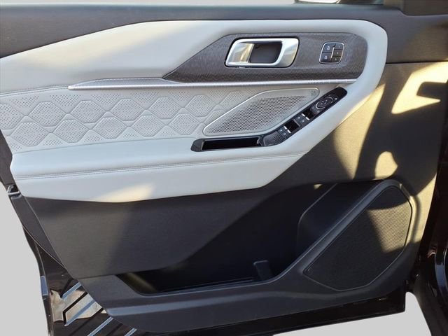 Used 2025 Ford Explorer Platinum w/ Ultimate Package image 14