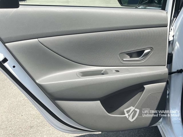Certified 2025 Hyundai Elantra Sport FWD image 18