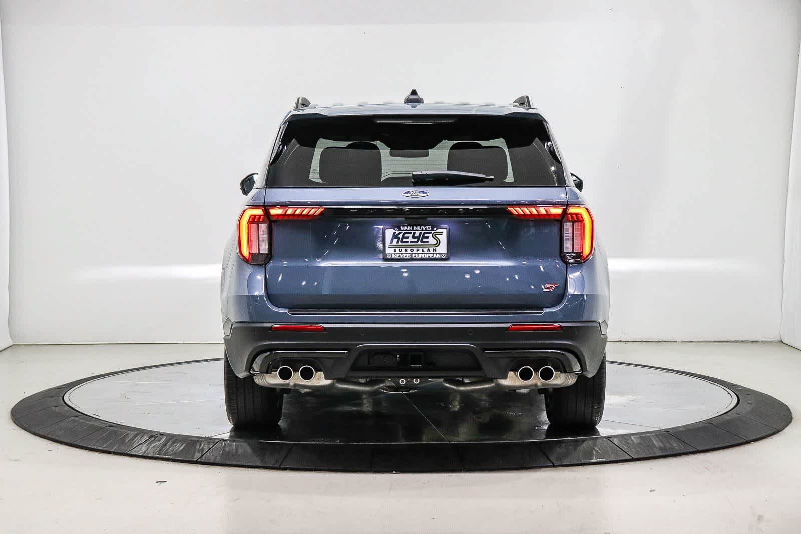 Used 2025 Ford Explorer ST RWD image 3