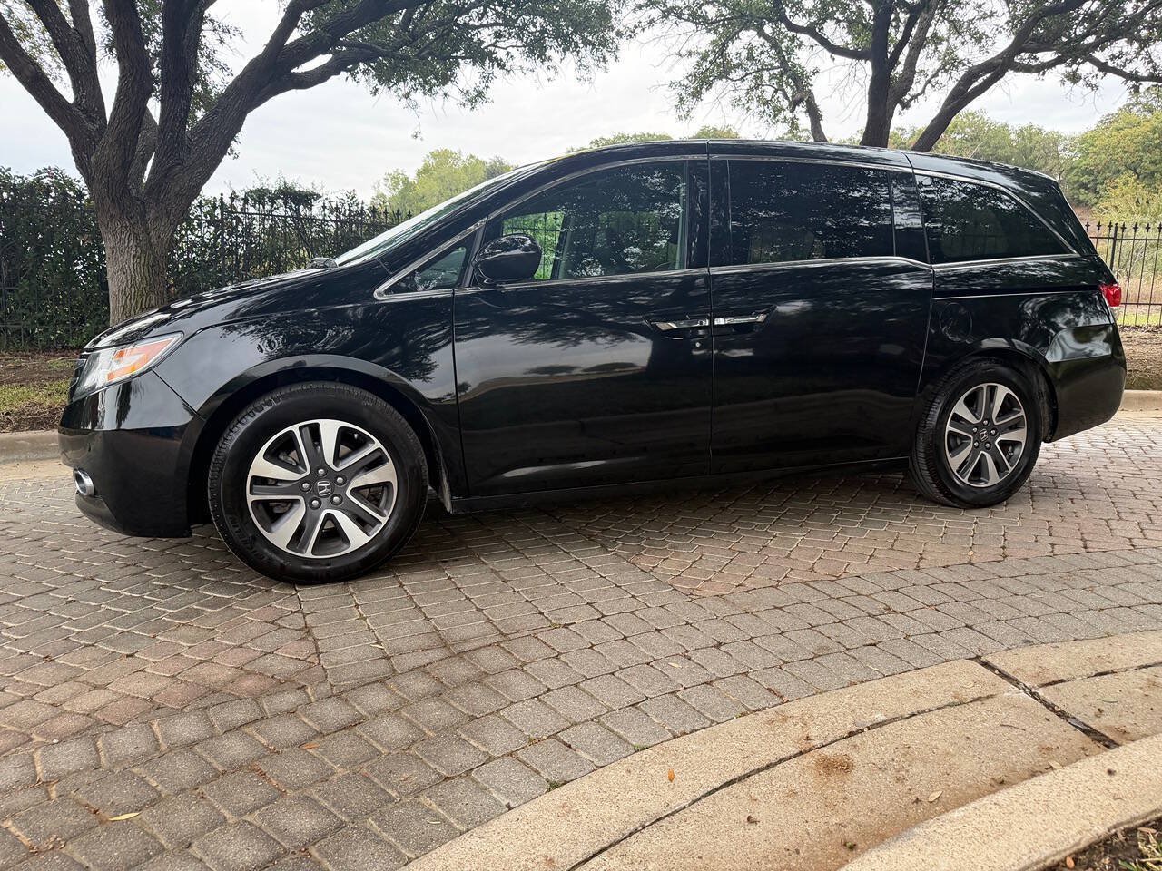 Used 2014 Honda Odyssey Touring image 7