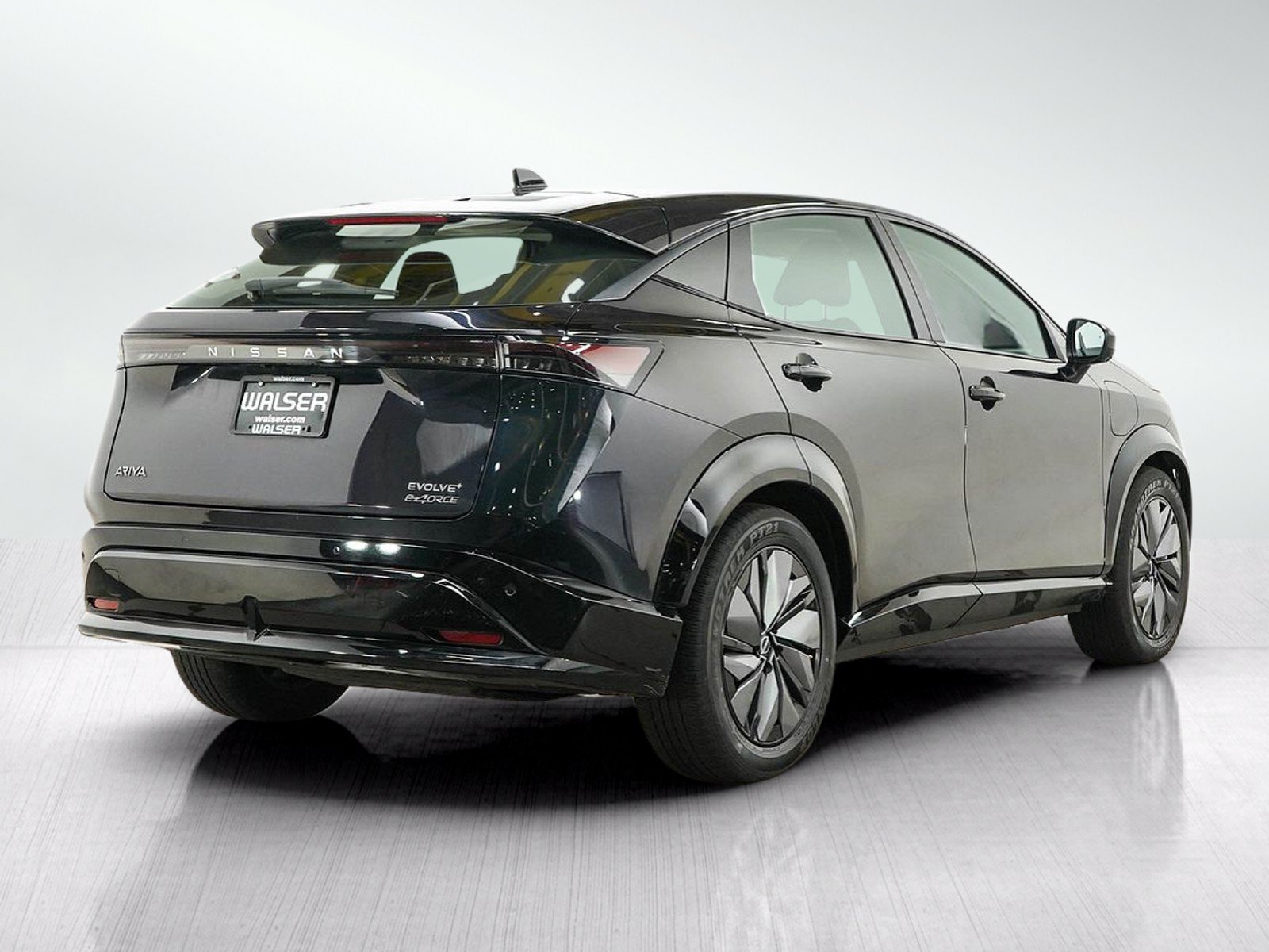 Used 2024 Nissan Ariya AWD image 5