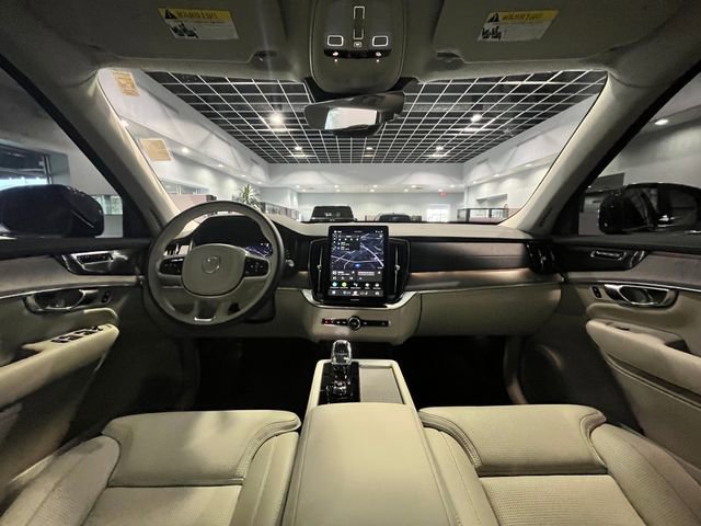 Used 2026 Volvo XC90 B6 Ultra w/ Protection Package image 16