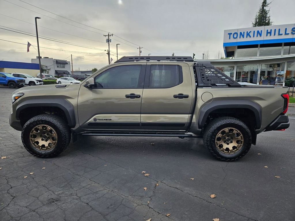 Used 2024 Toyota Tacoma Trailhunter image 3