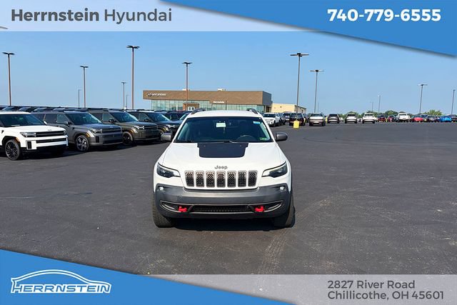 Used 2019 Jeep Cherokee Trailhawk AWD/4WD image 2