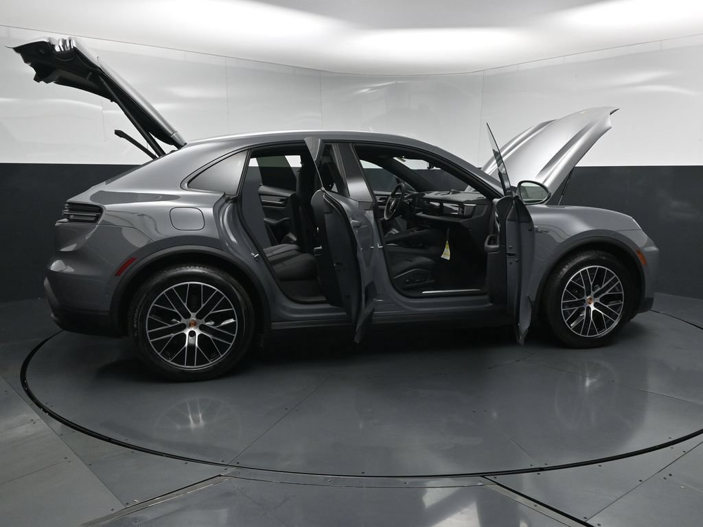 New 2025 Porsche Macan Electric RWD image 35