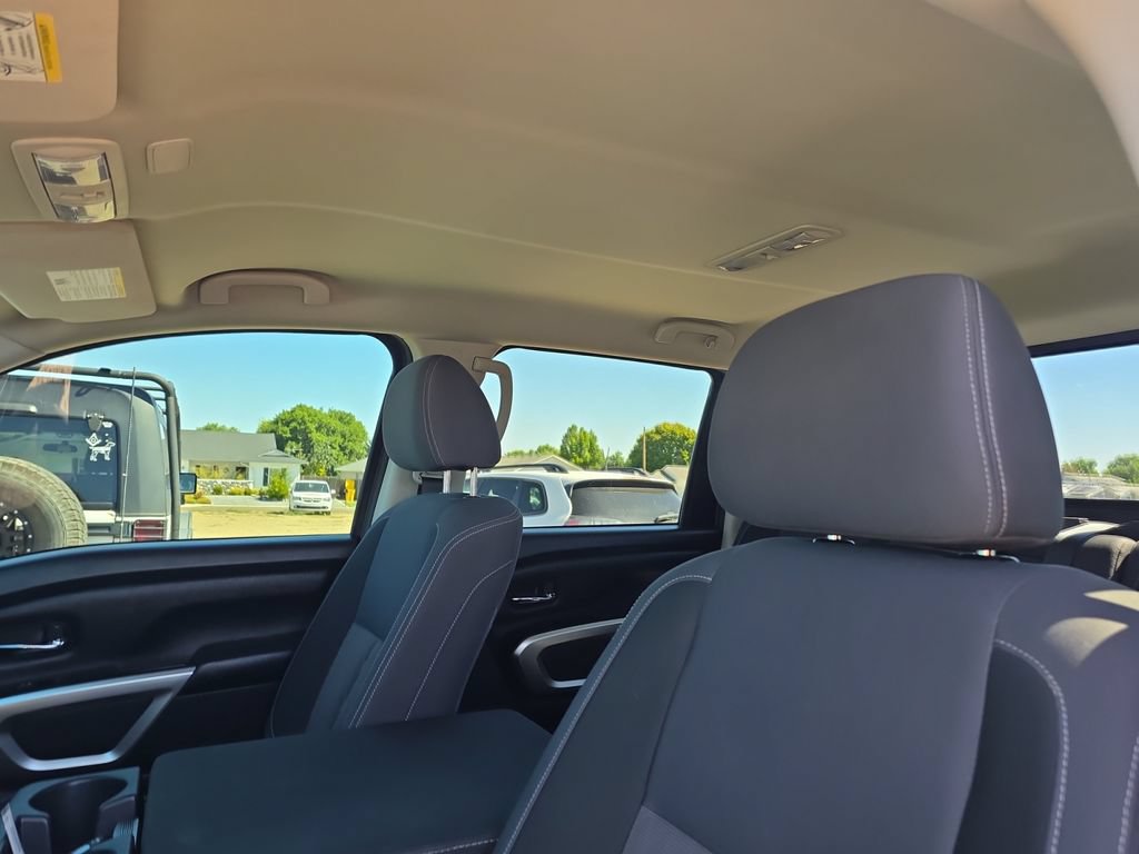 Used 2023 Nissan Titan SV AWD/4WD image 18