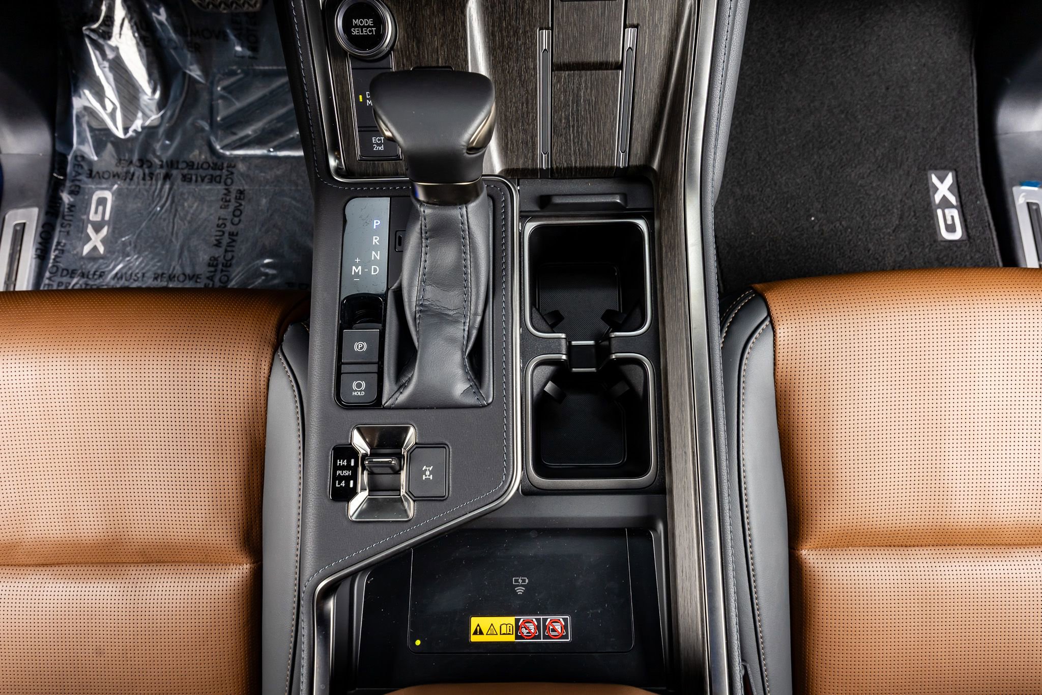 Used 2025 Lexus GX 550 w/ Cold Area Package image 28