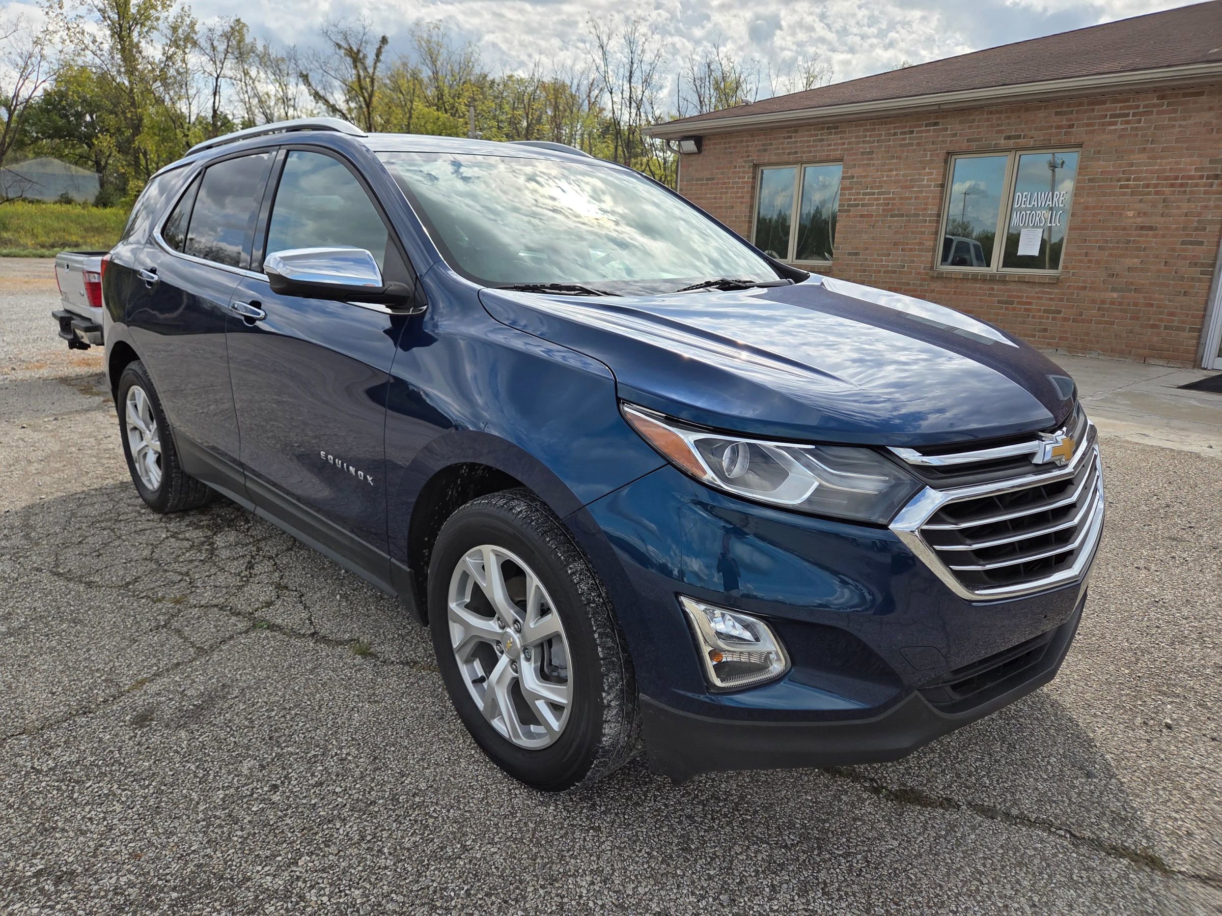 Used 2020 Chevrolet Equinox Premier image 3