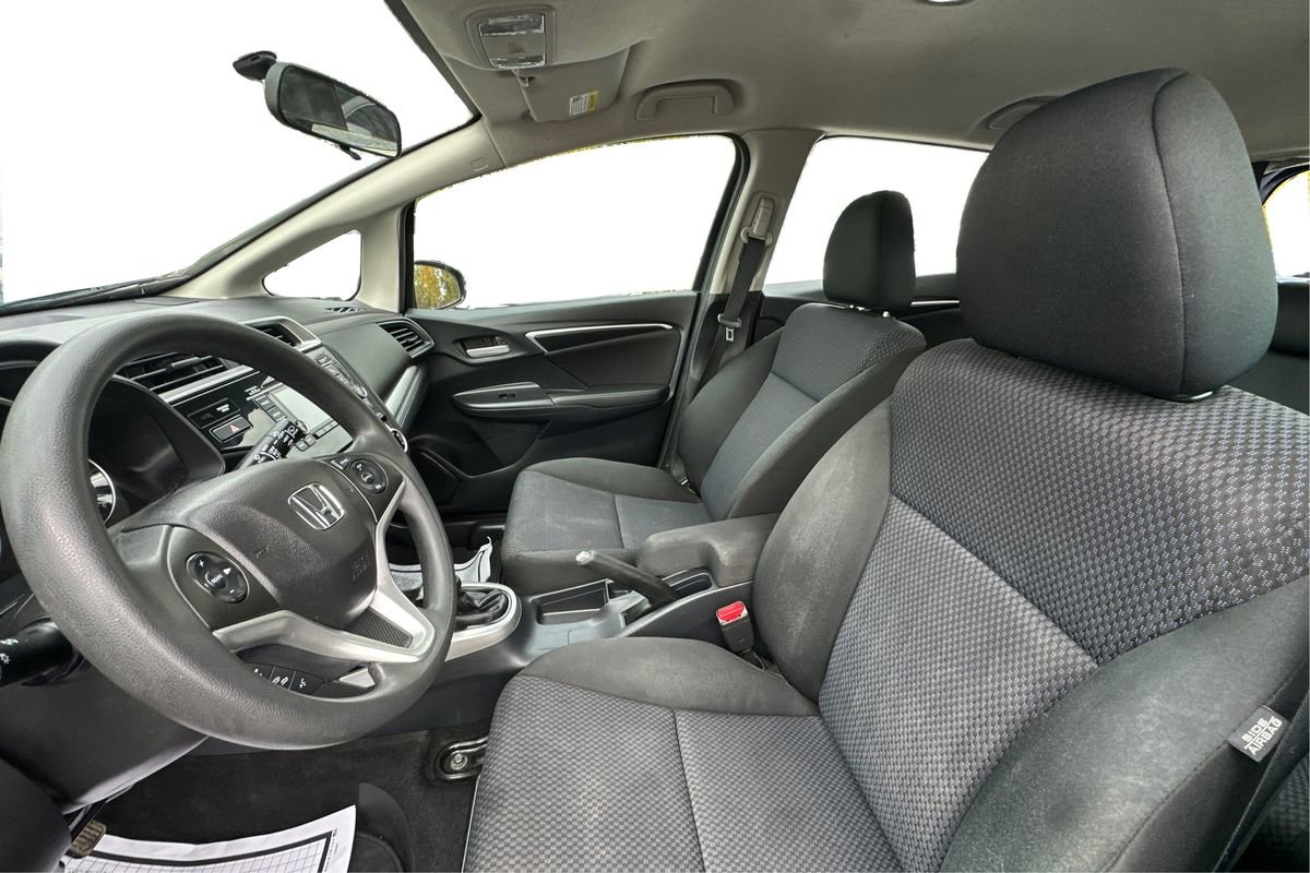 Used 2018 Honda Fit LX image 9