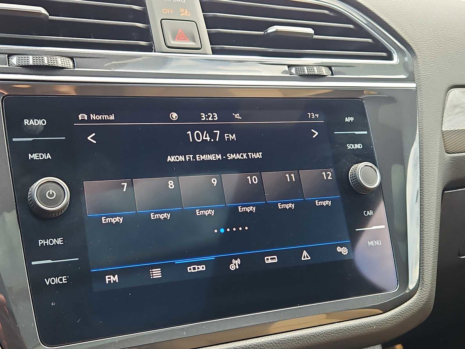 Certified 2023 Volkswagen Tiguan SE w/ Panoramic Sunroof Package image 27