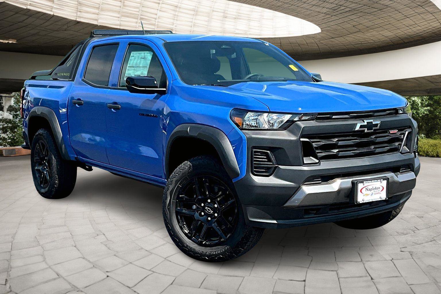 New 2025 Chevrolet Colorado Trail Boss w/ Midnight Edition image 2