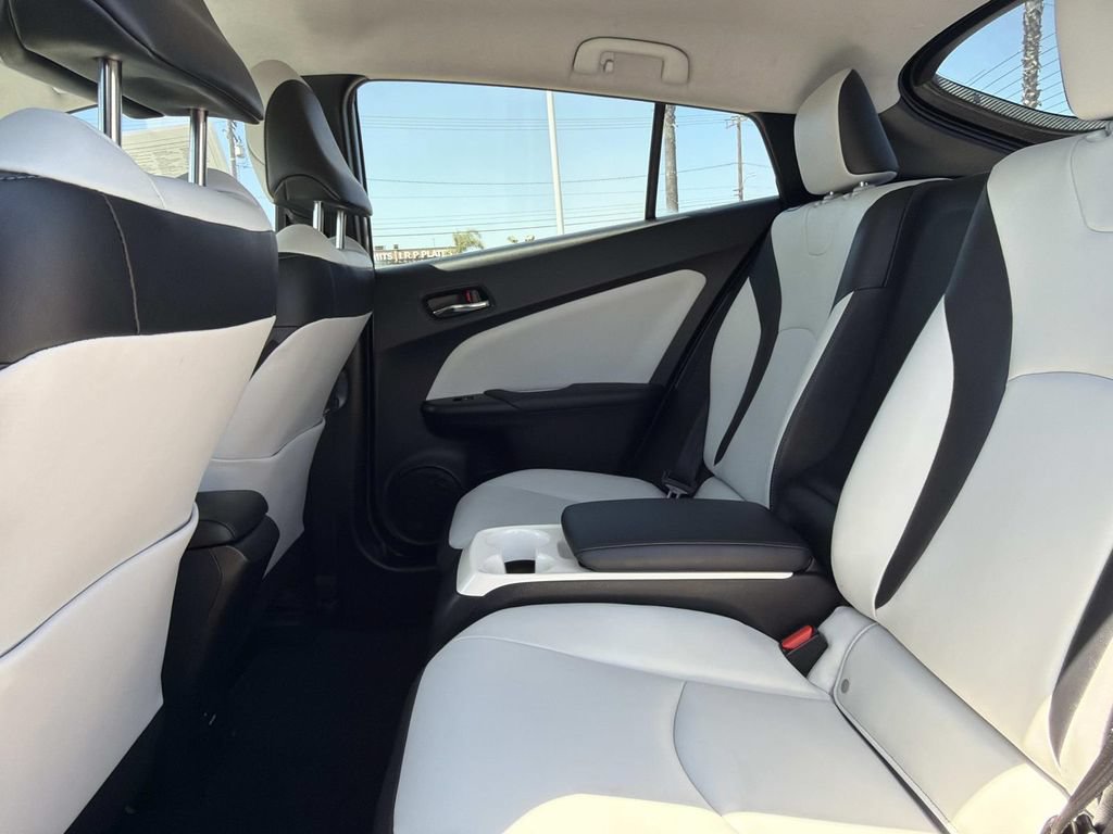 Used 2017 Toyota Prius Prime Advanced FWD image 19