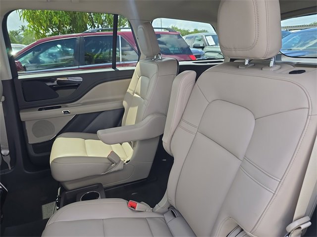 Used 2024 Lincoln Aviator Premiere w/ Premium Package image 12