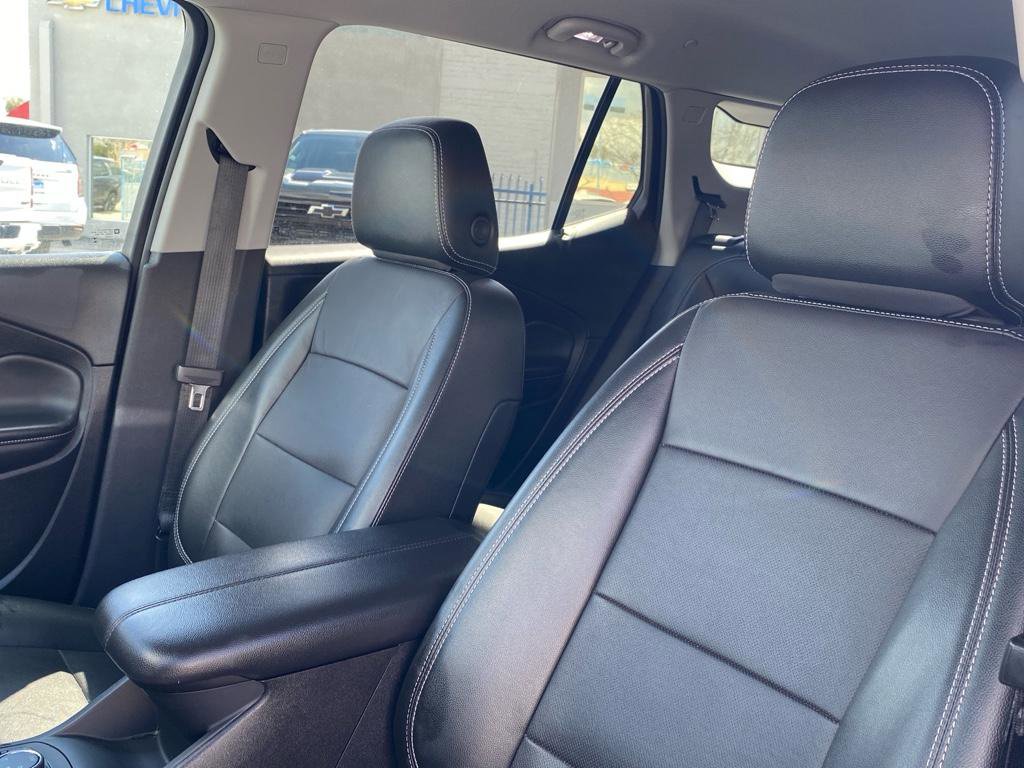 Used 2024 GMC Terrain SLT image 19