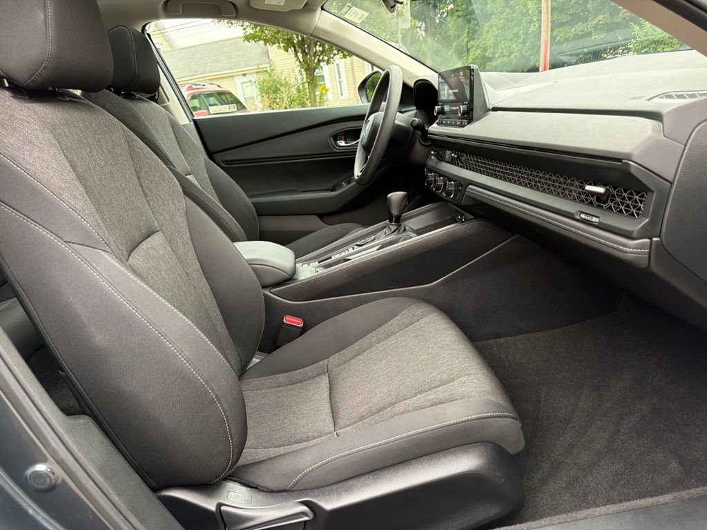 Used 2023 Honda Accord EX image 29