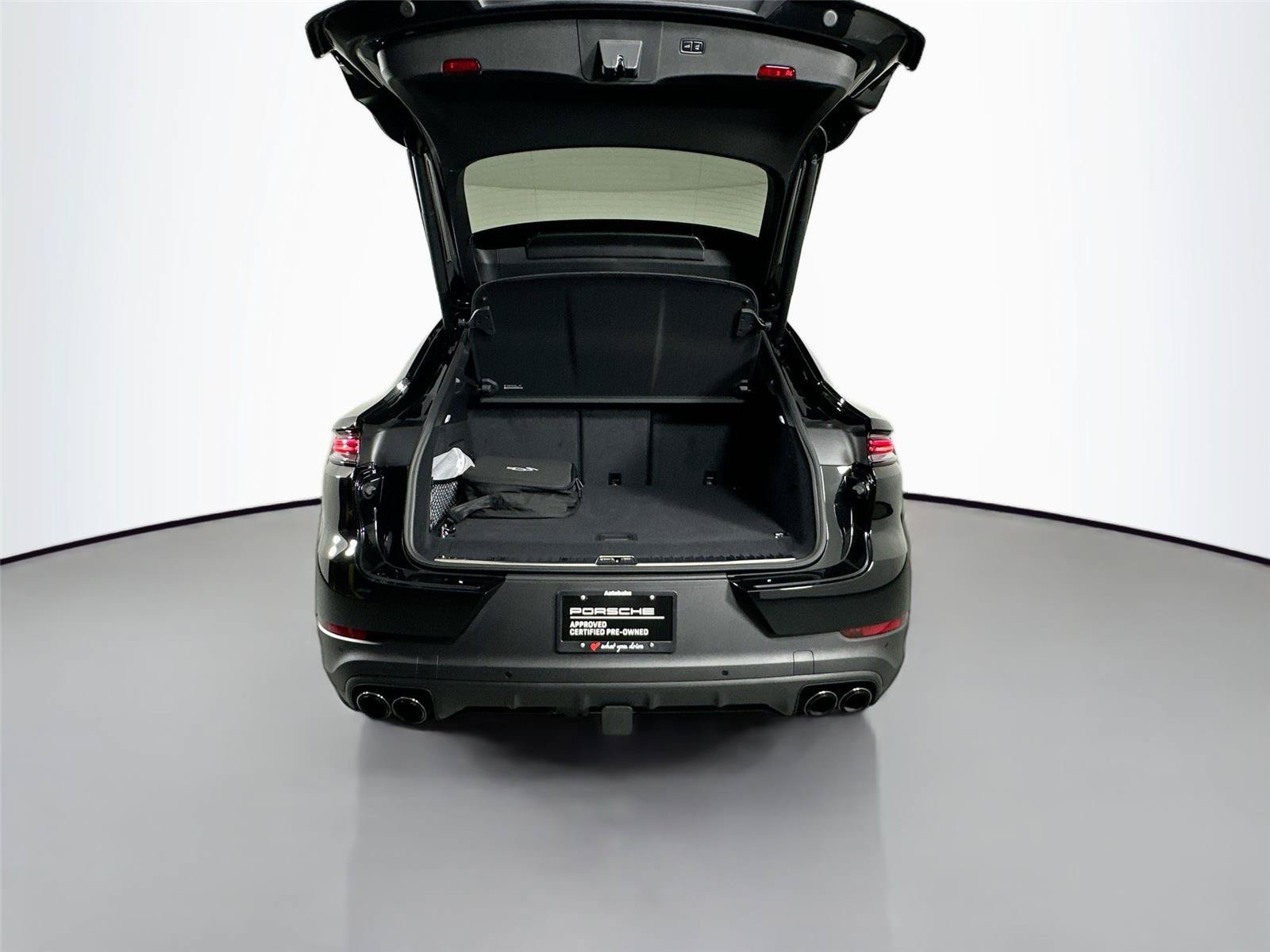 Certified 2025 Porsche Cayenne S AWD/4WD image 36