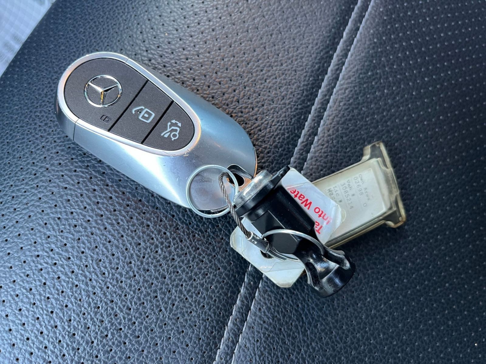 Used 2024 Mercedes-Benz GLC 300 4MATIC image 22