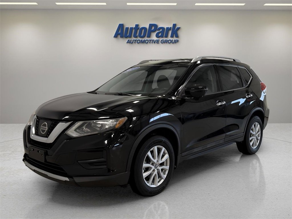 Used 2017 Nissan Rogue SV w/ Sun & Sound Touring Package image 3