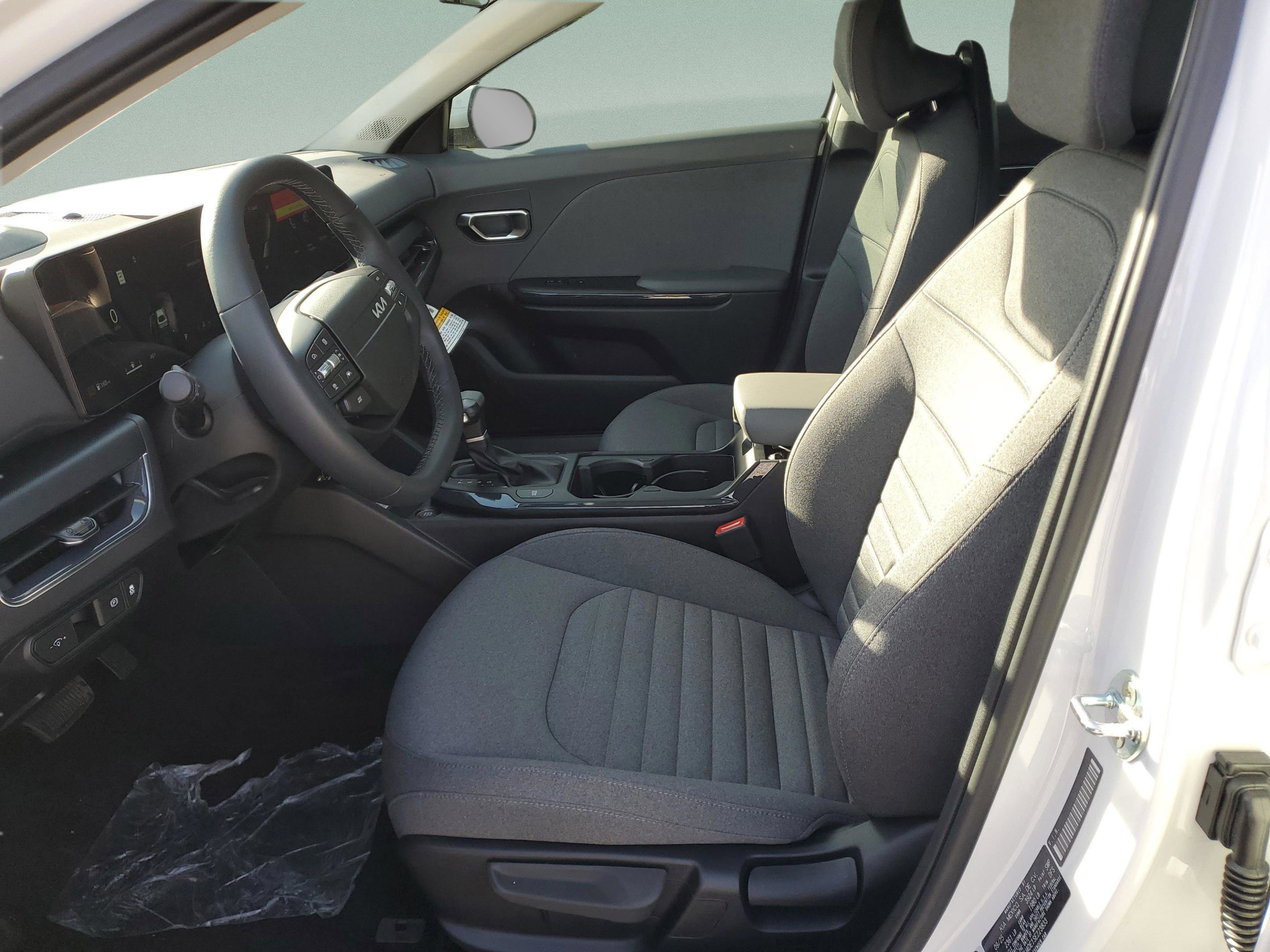 New 2025 Kia K4 EX FWD image 18