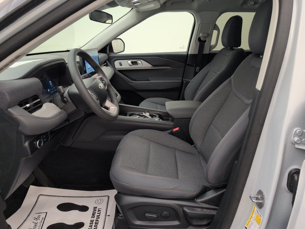 Used 2026 Ford Explorer Active RWD image 4