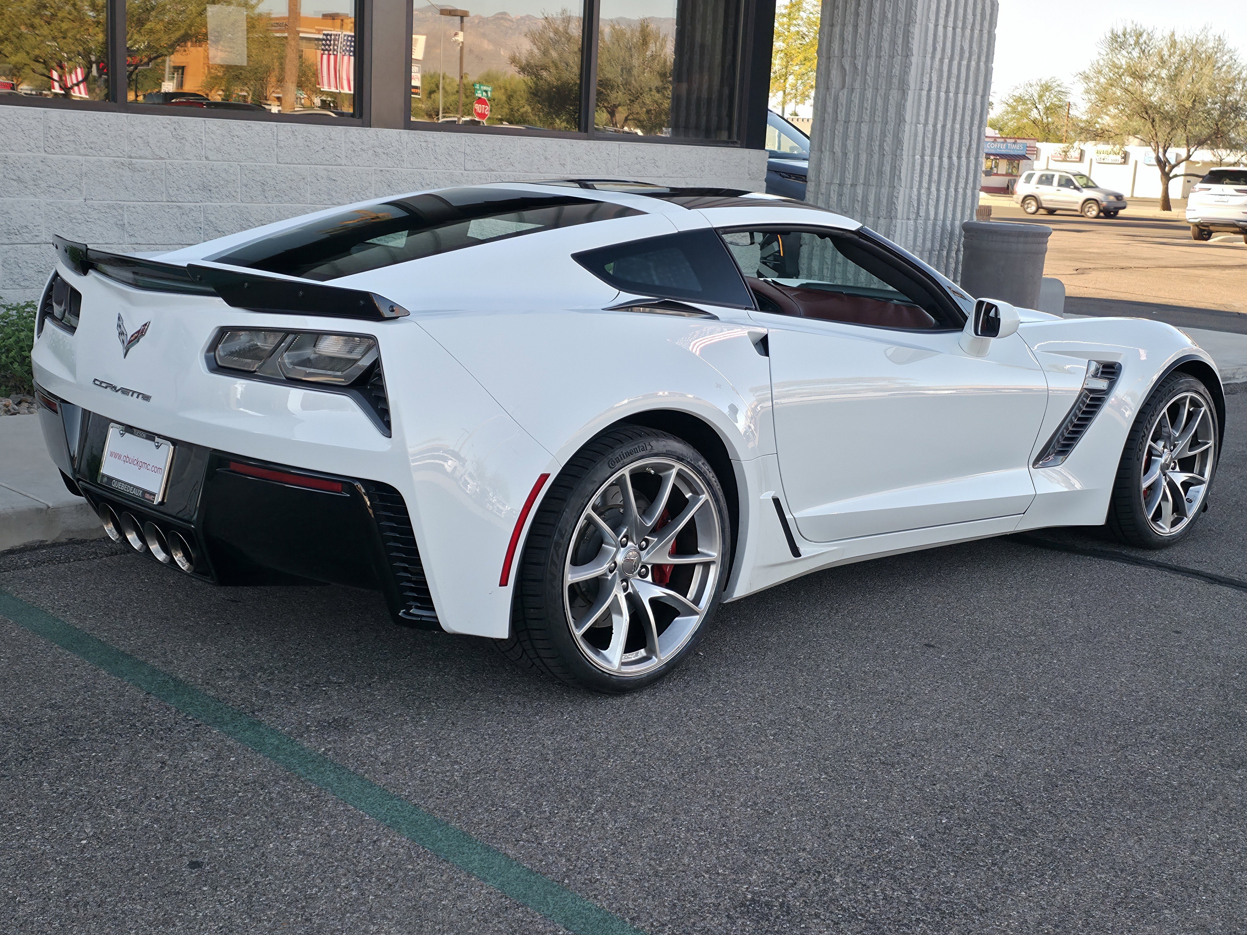 Used 2016 Chevrolet Corvette Z06 w/ 3LZ Preferred Equipment Group image 9