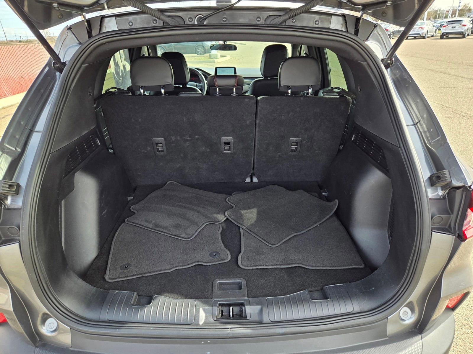 Used 2025 Ford Escape ST-Line image 9