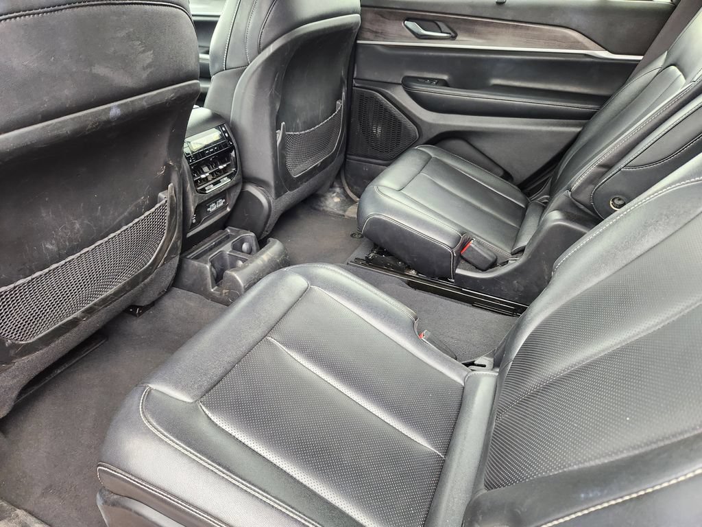 Used 2024 Jeep Grand Cherokee L Limited w/ Luxury Tech Group II AWD/4WD image 8