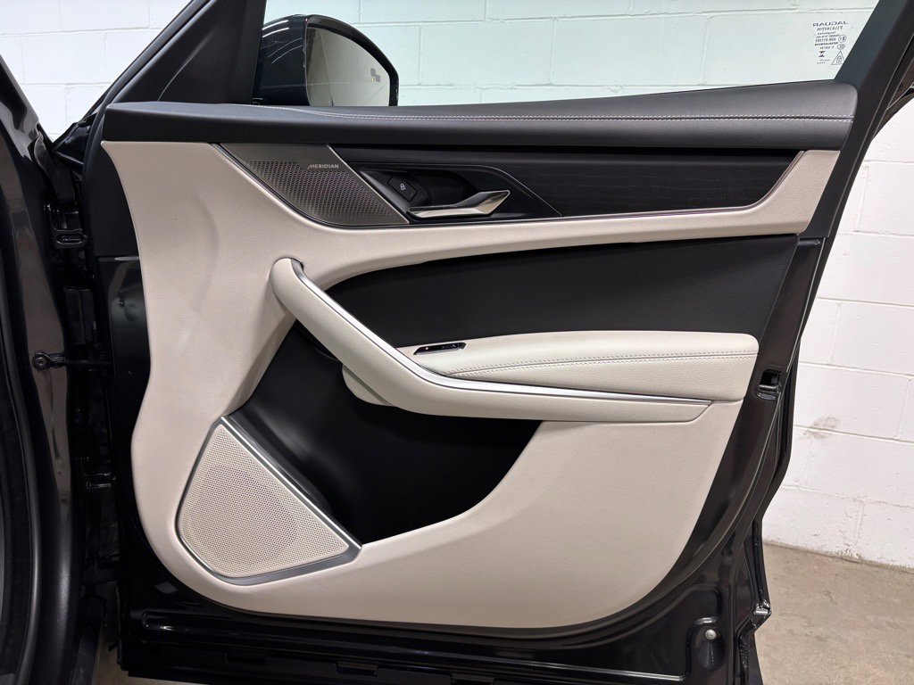 New 2026 Jaguar F-PACE R-Dynamic S image 33